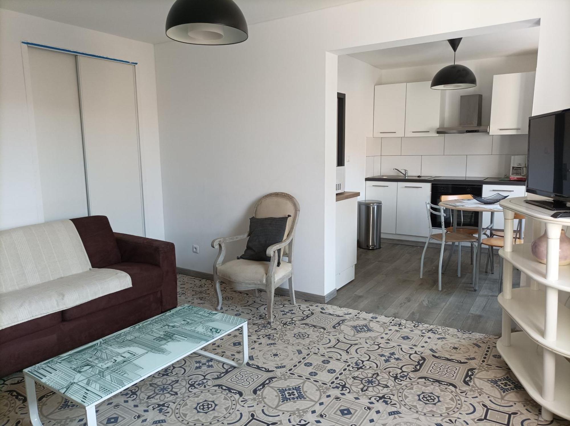 Saëns 5-T2 avec garage privé optionnel-Centre historique et plages à 16km ! Béziers Esterno foto